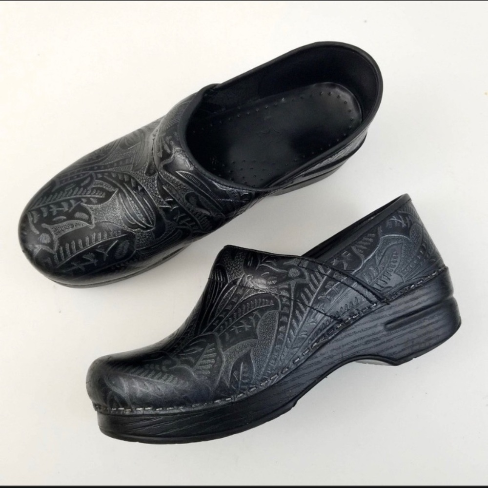 Dansko Embossed Professional Clog Size 39 - image 1
